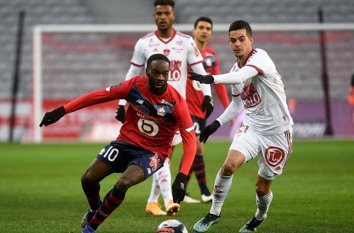 与解围次数 与解围次数